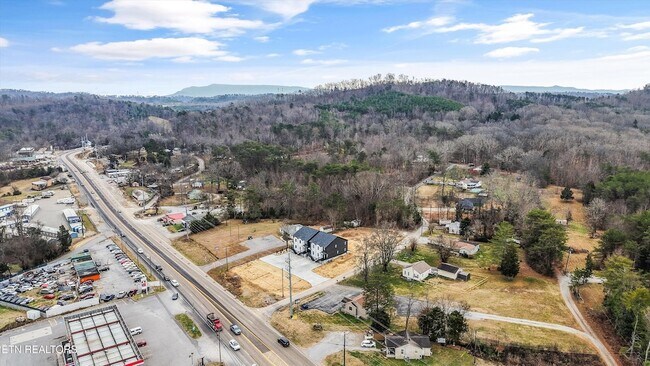 Building Photo - 8306 Lobelia Ln