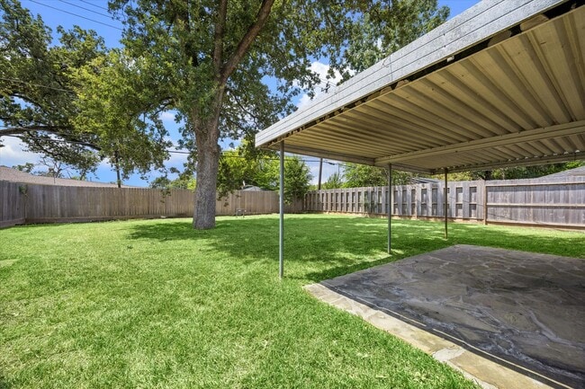 Building Photo - 4509 Libbey Dr