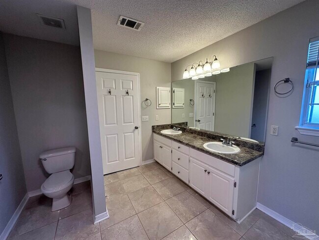 Building Photo - 9137 Daytona Dr