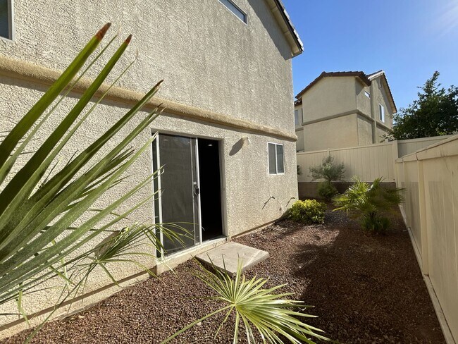 Building Photo - Spacious 3-Bedroom Home in the Northwest L...