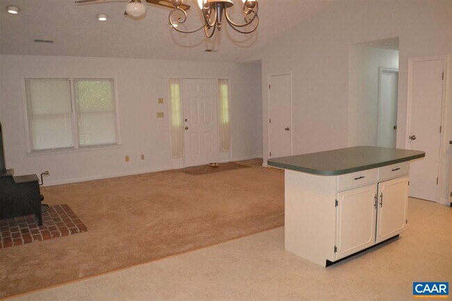 Building Photo - 15 Englewood Dr