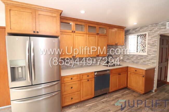 Building Photo - Spacious 3-Bed 2-Bath Home with Pool