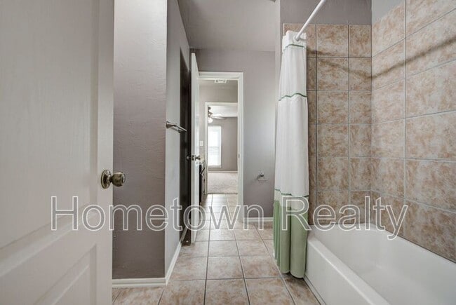 Building Photo - 4214 Topaz Cir
