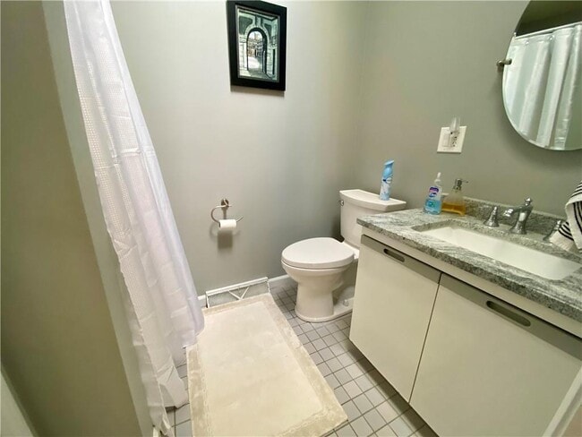 Building Photo - 9 Shadow Brook Ln