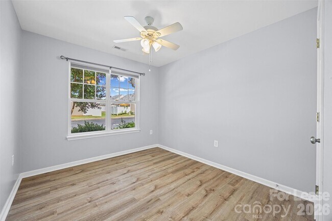 Building Photo - 2052 Shady Pond Dr