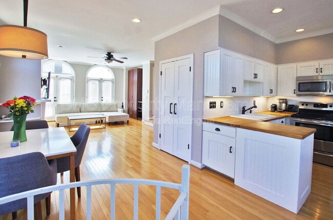 Building Photo - 835 Piedmont Ave NE