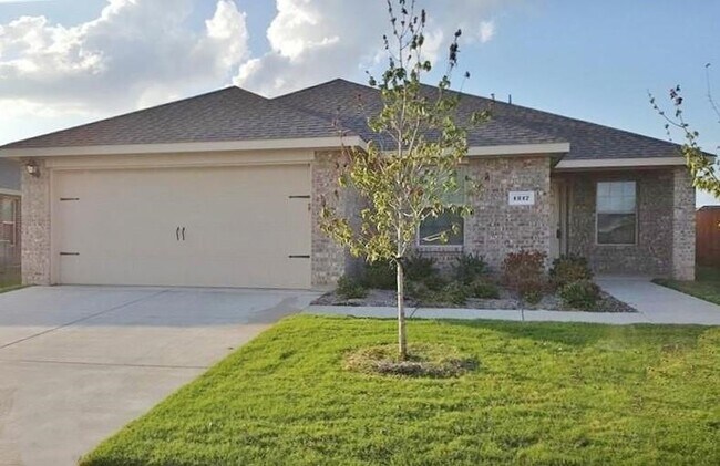Building Photo - 1217 River Oak Ln