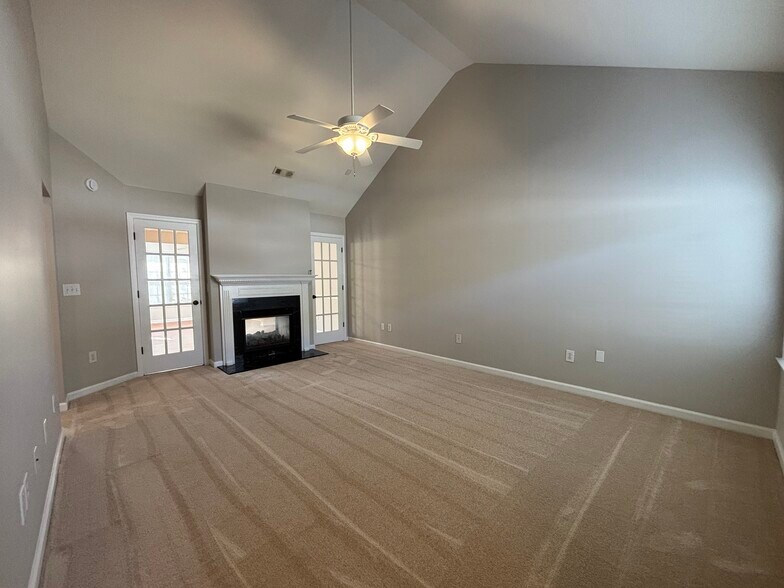 Building Photo - 808 Woodsford Dr