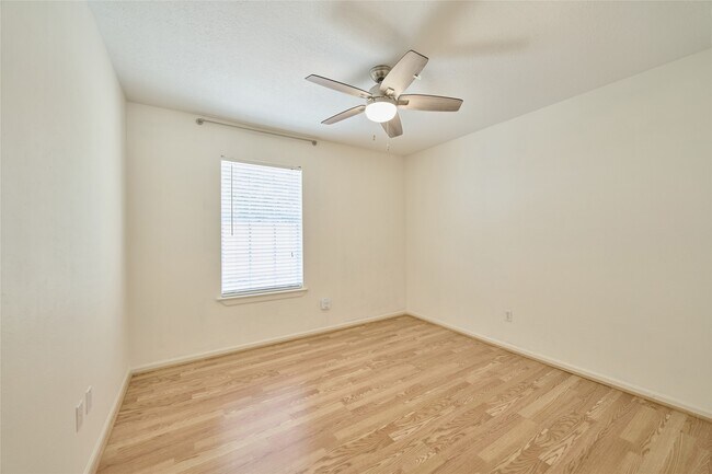 Building Photo - 5 N White Pebble Ct