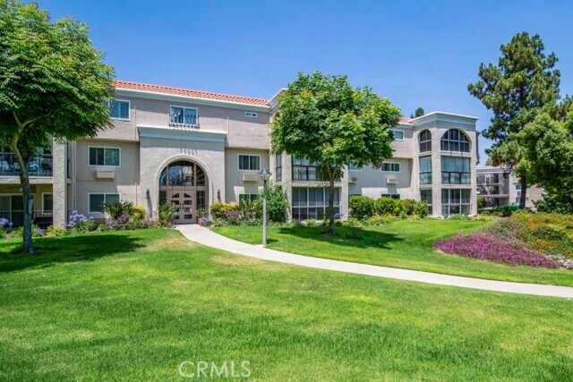 Primary Photo - 5500 Paseo Del Lago W