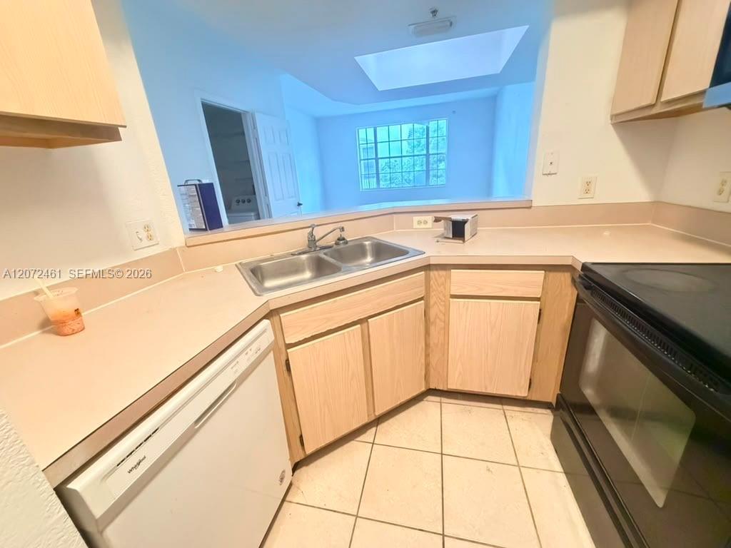 Building Photo - 701 SW 148th Ave