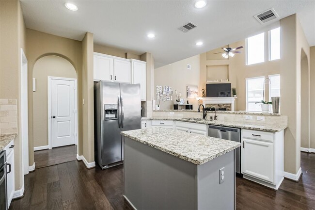 Building Photo - 28806 Crested Butte Dr