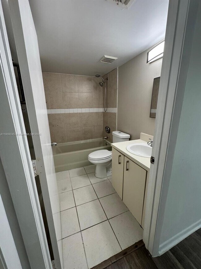 Building Photo - 14910 SW 82nd Terrace
