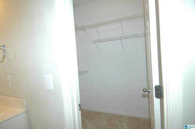 Building Photo - 108 Holland Trail