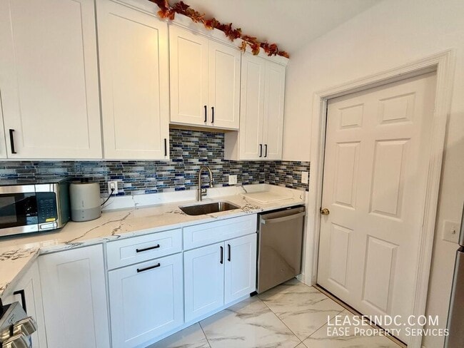 Building Photo - 513 N Street NW-