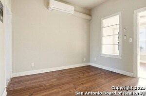 Building Photo - 207 Woodby Ct