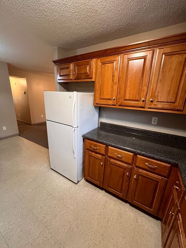 Building Photo - 5005 Chancellor Square