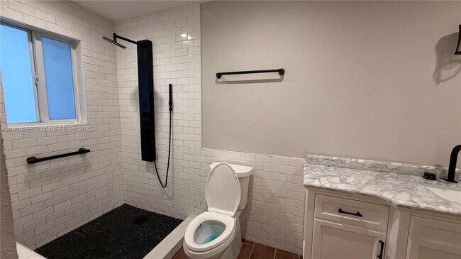 Building Photo - 3 bedroom in Miami FL 33127