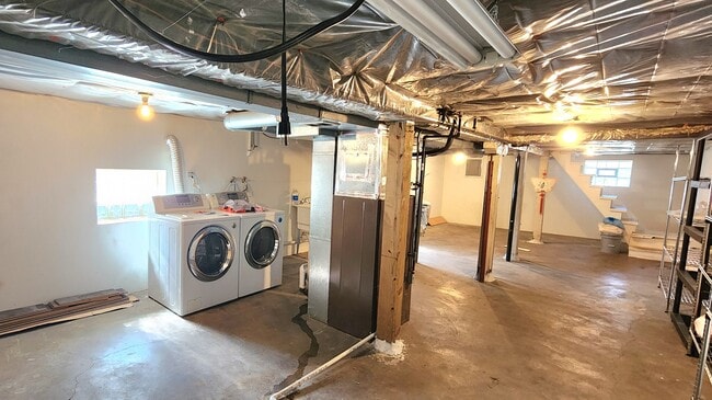 Building Photo - 4538 S Sawyer Ave