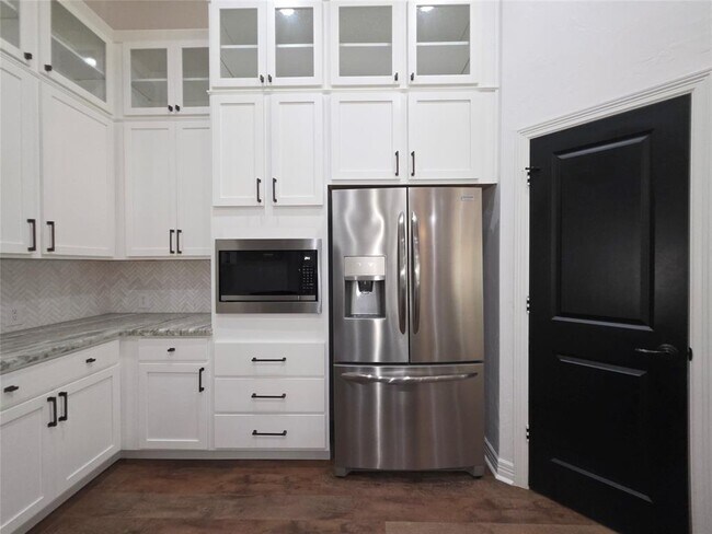 Building Photo - 126 S Millport Cir