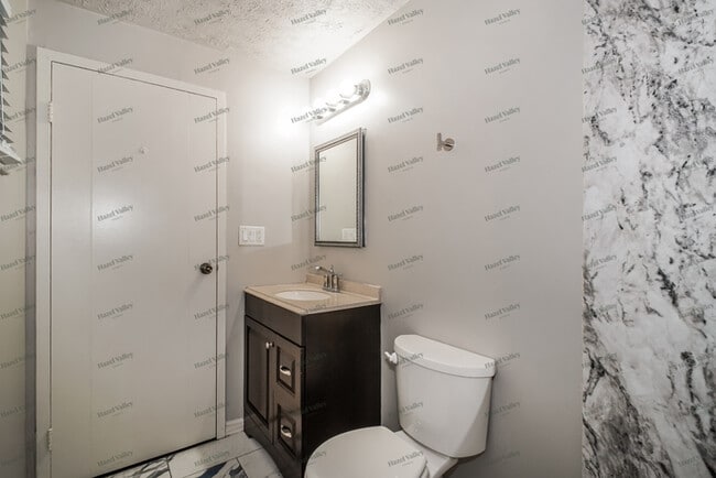 Building Photo - 4814 Neptune Ln