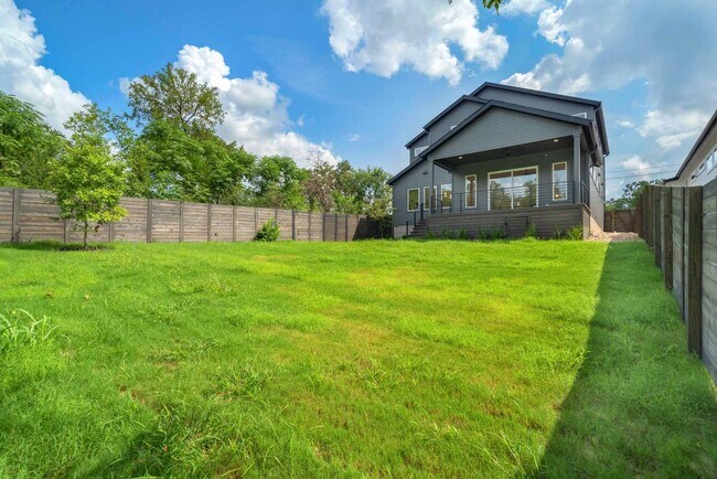 Building Photo - 5816 Harold Ct