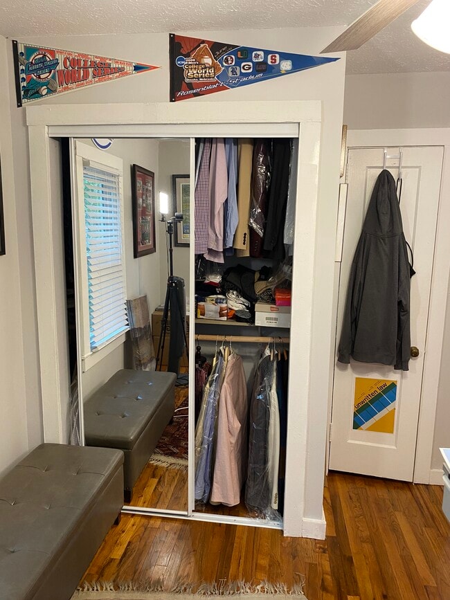 Building Photo - 1324 Central St