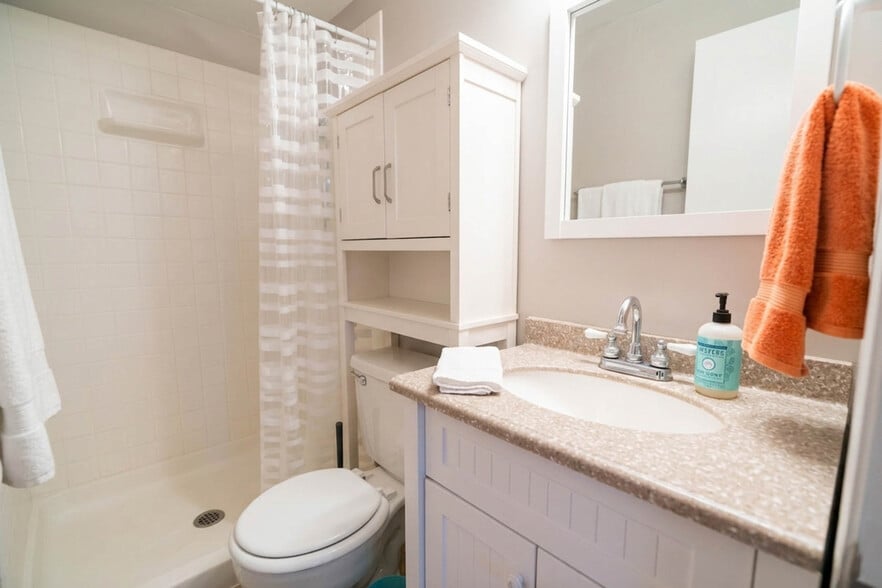 Building Photo - 4567 W 87th Pl