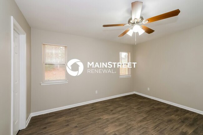 Building Photo - 3 Bedroom Pet-Friendly Home in Stockbridge, GA with Main Street Renewal
