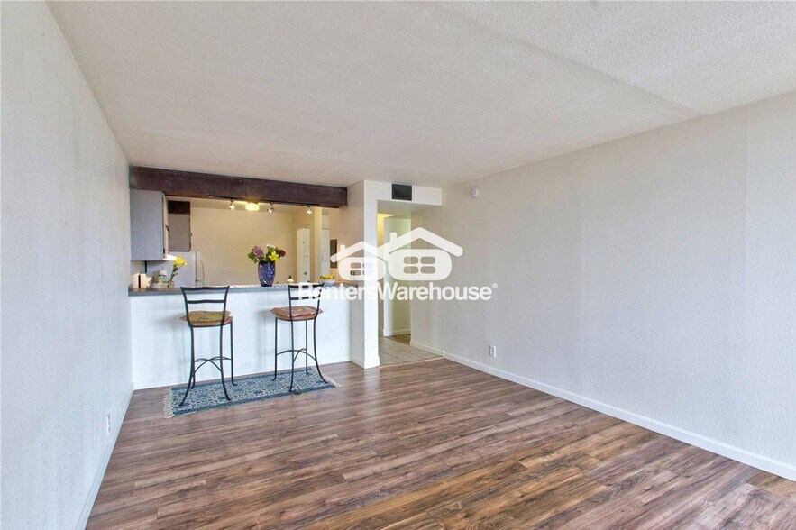 Building Photo - 805 29th St