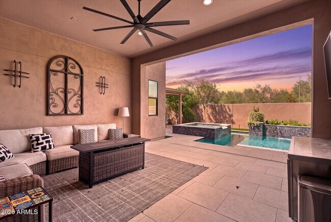 Building Photo - 1118 E Paseo Way