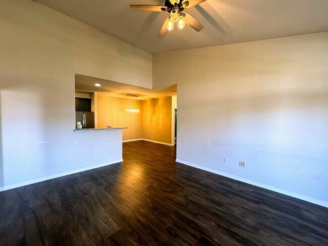 Building Photo - Modern 2 Bed, 2 Bath Condo with Granite Countertops in Littleton, CO!