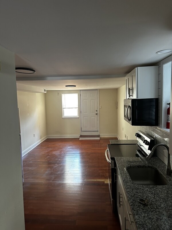 Building Photo - 1547 S 13th St