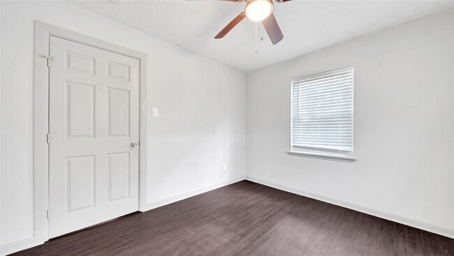 Building Photo - 2503 Delano St