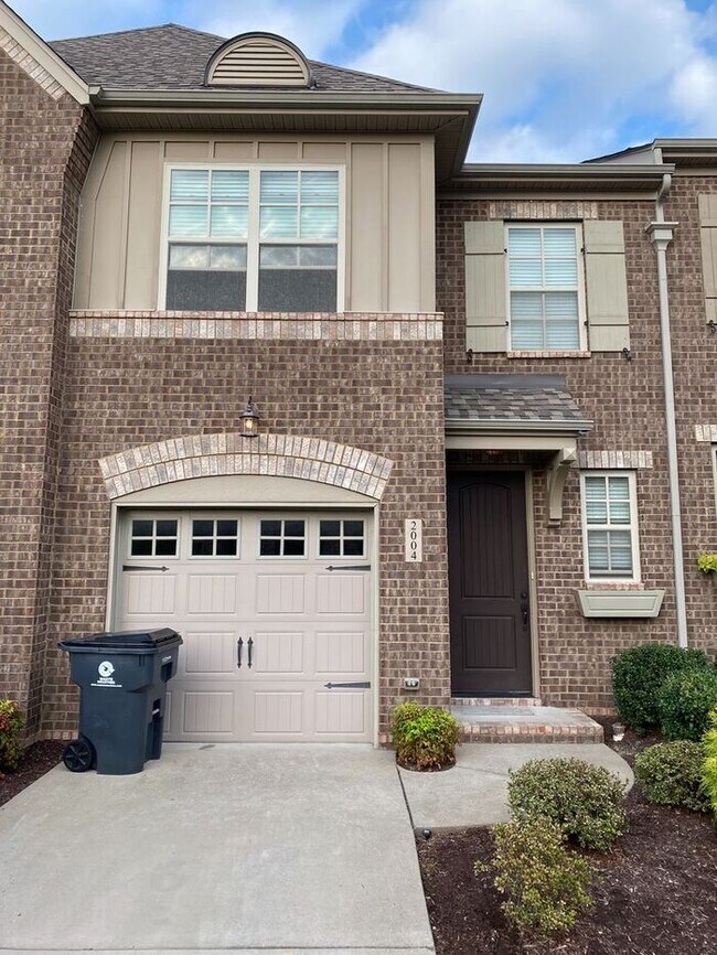 3/2.5 Townhome in TollGate Village! 2004 Bungalow Dr Thompson's