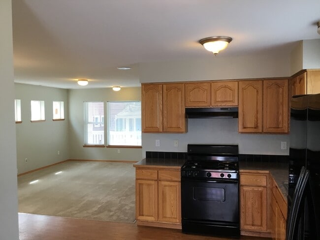 Building Photo - Spacious 4 bedroom 2.5 bath Home in Stanwood!