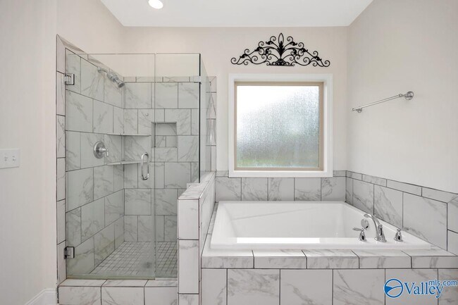 Building Photo - 141 Slade Thomas Dr