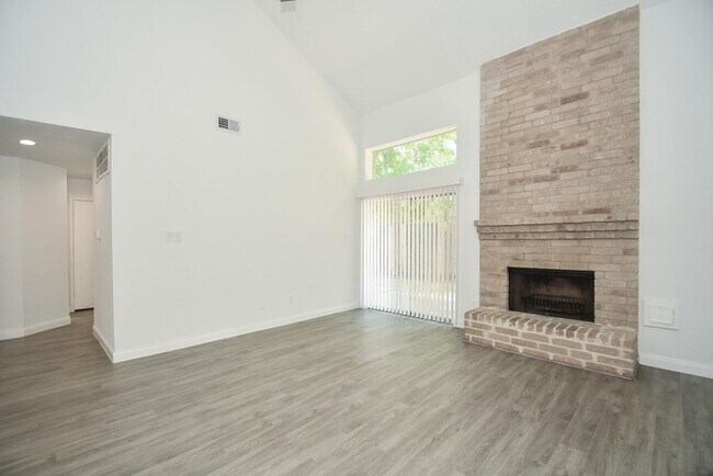 Building Photo - 8803 Vinkins Rd