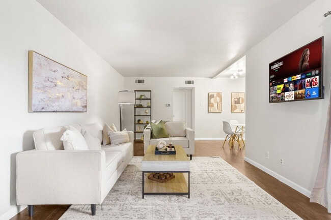 Primary Photo - 2800 Escada Dr