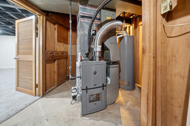 Building Photo - 36640 Angeline Cir