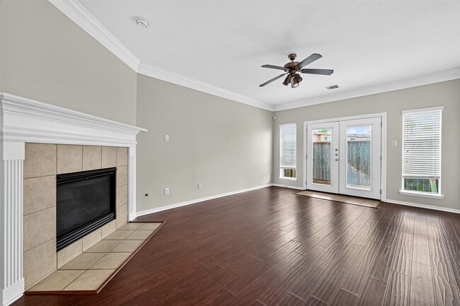 Building Photo - 6222 Skyline Dr