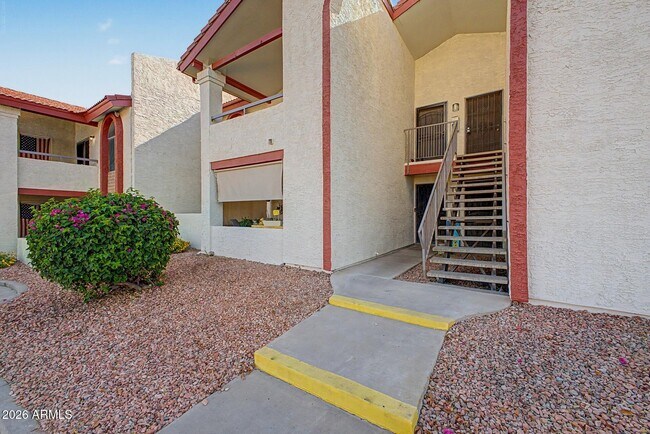 Building Photo - 10610 S 48th St