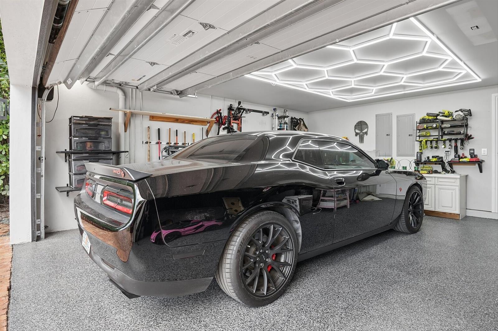 Building Photo - 600 SW 8th Ter