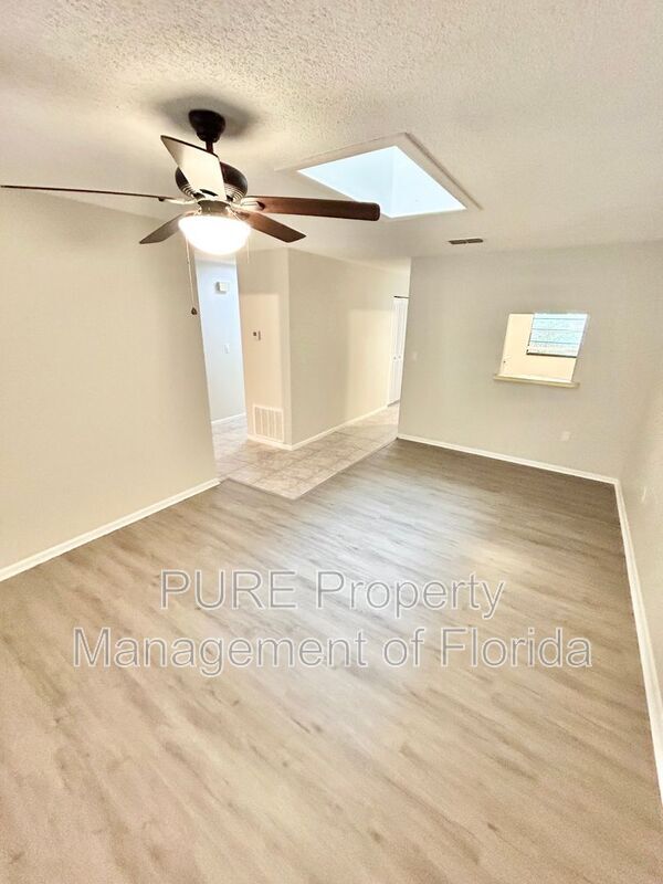 Building Photo - 3135 SW 97th St