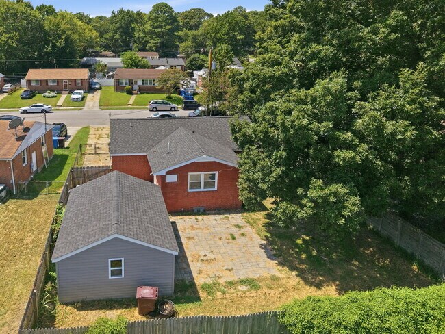Building Photo - 1305 Yeadon Rd
