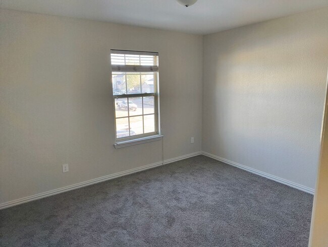 Building Photo - 1540 Chama Dr