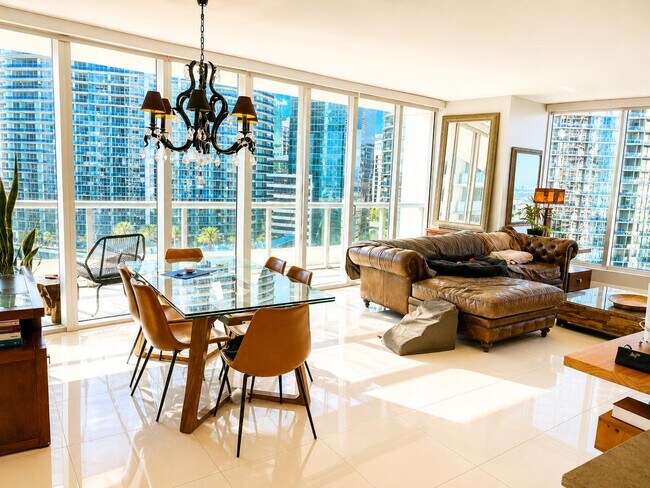 Building Photo - 465 Brickell Ave