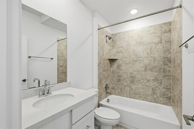 Building Photo - 413 Doodle Ln