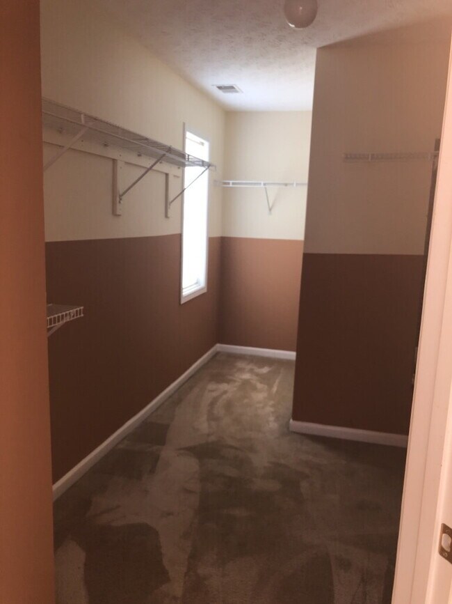 Building Photo - 2489 Tolliver Dr