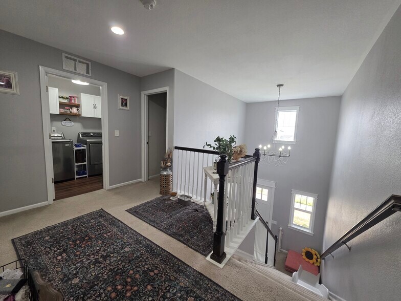 Building Photo - 7130 Golden Acacia Ln